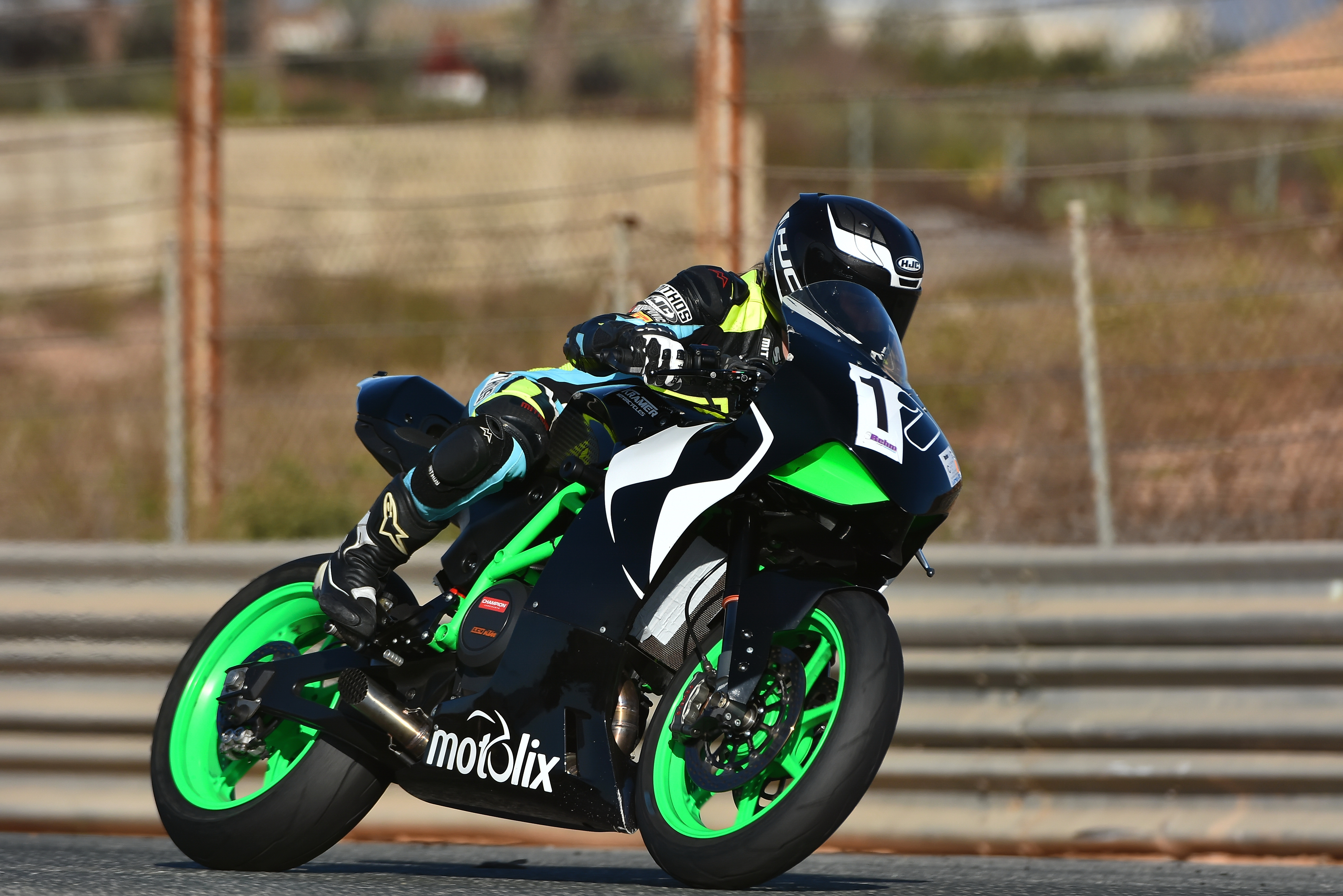 kramer-motorcycles_evo2-690r_motolix