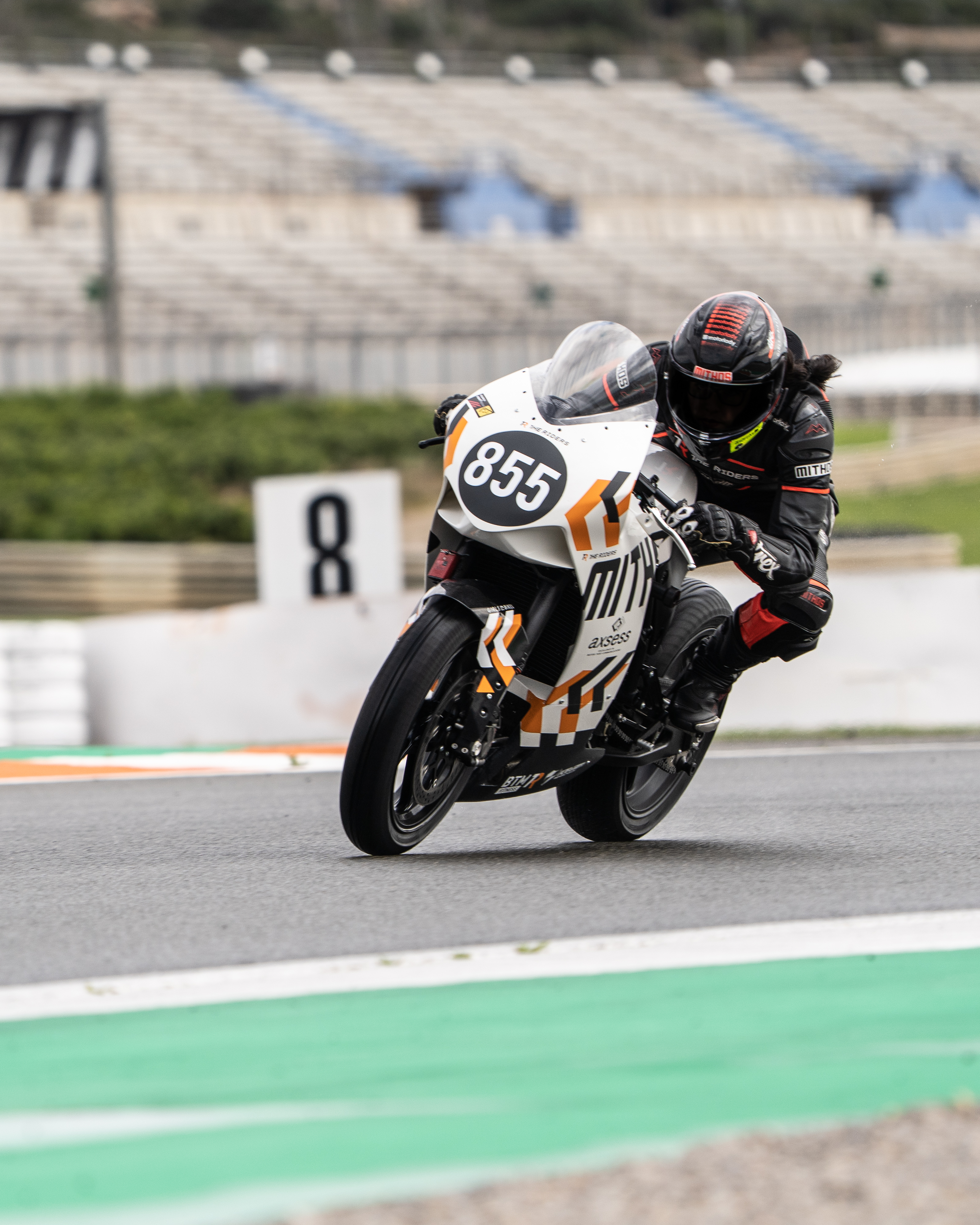 kramer-motorcycles_evo2-690s_anjatschopp_valencia