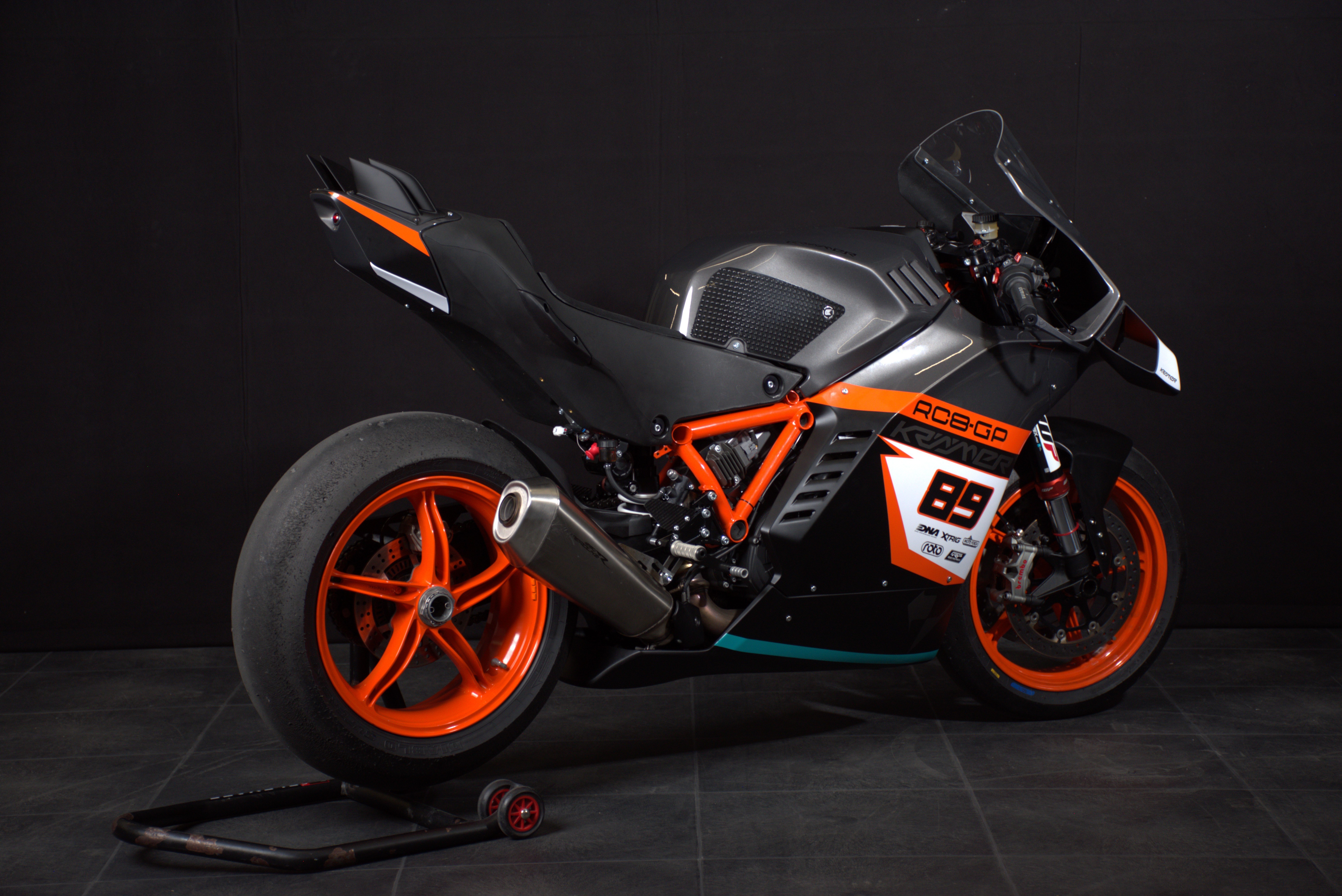 Super Duke GP Kit 05